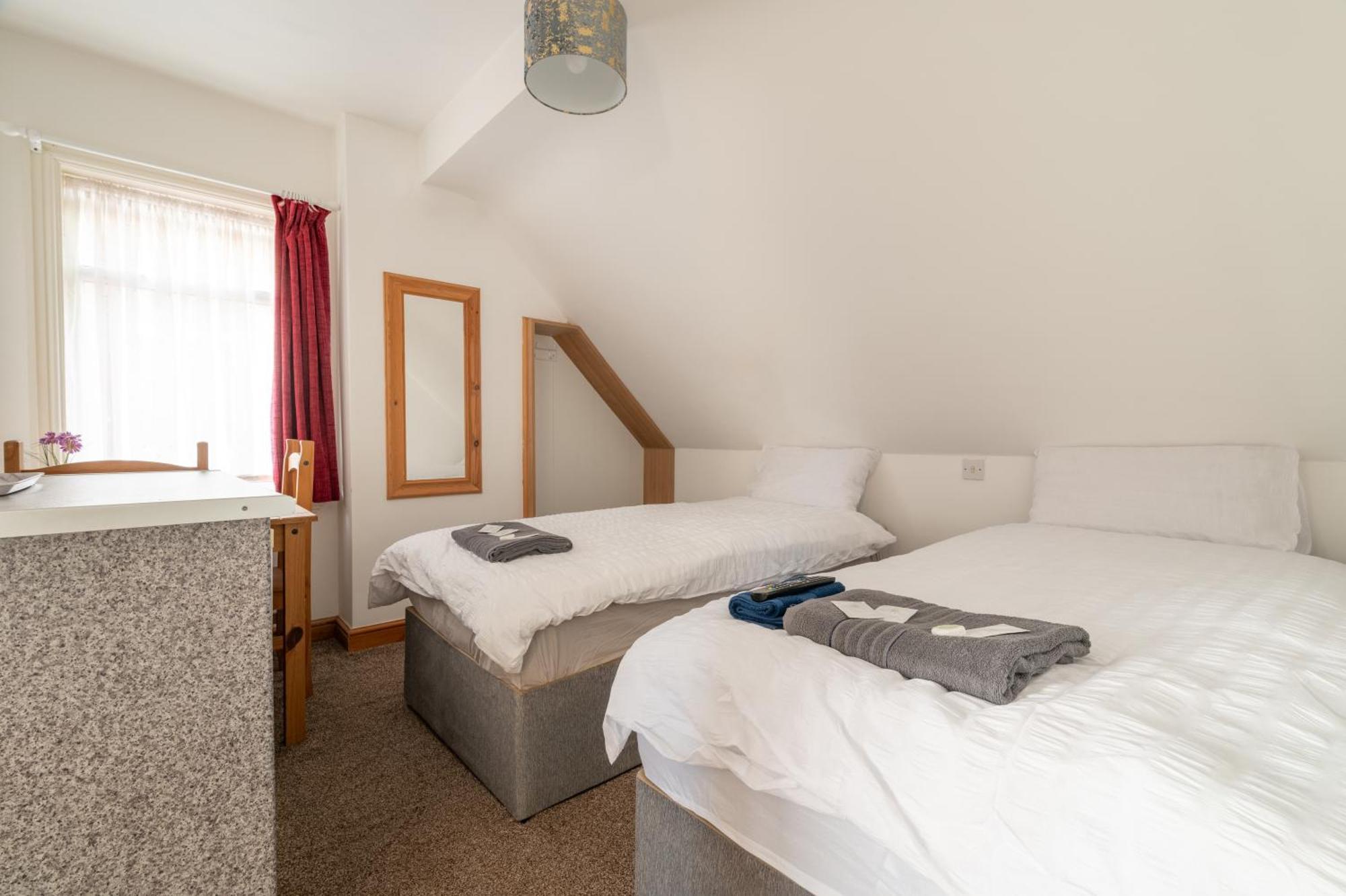 Moonside Lets Hotell Skegness Exteriör bild